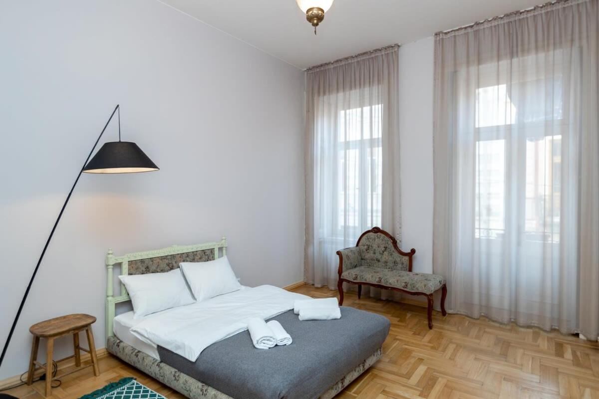 Stylish 2Br Apt In The Heart Of Old Tbilisi Exterior foto